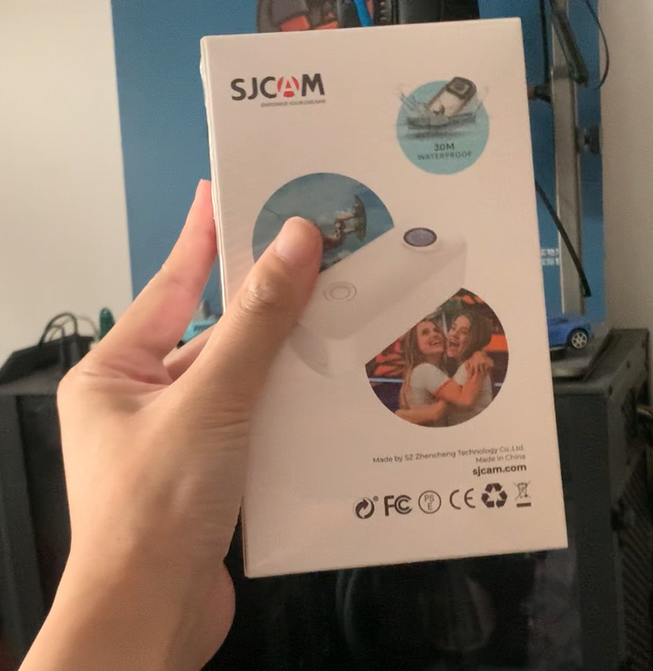 花三百多买了个运动相机SJCAM C100+4K升级版拇指相机骑行日常记录